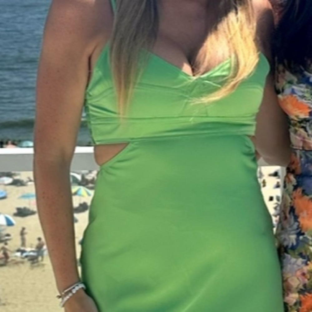 Vici One Shoulder Green Dress - Picture 7 of 8